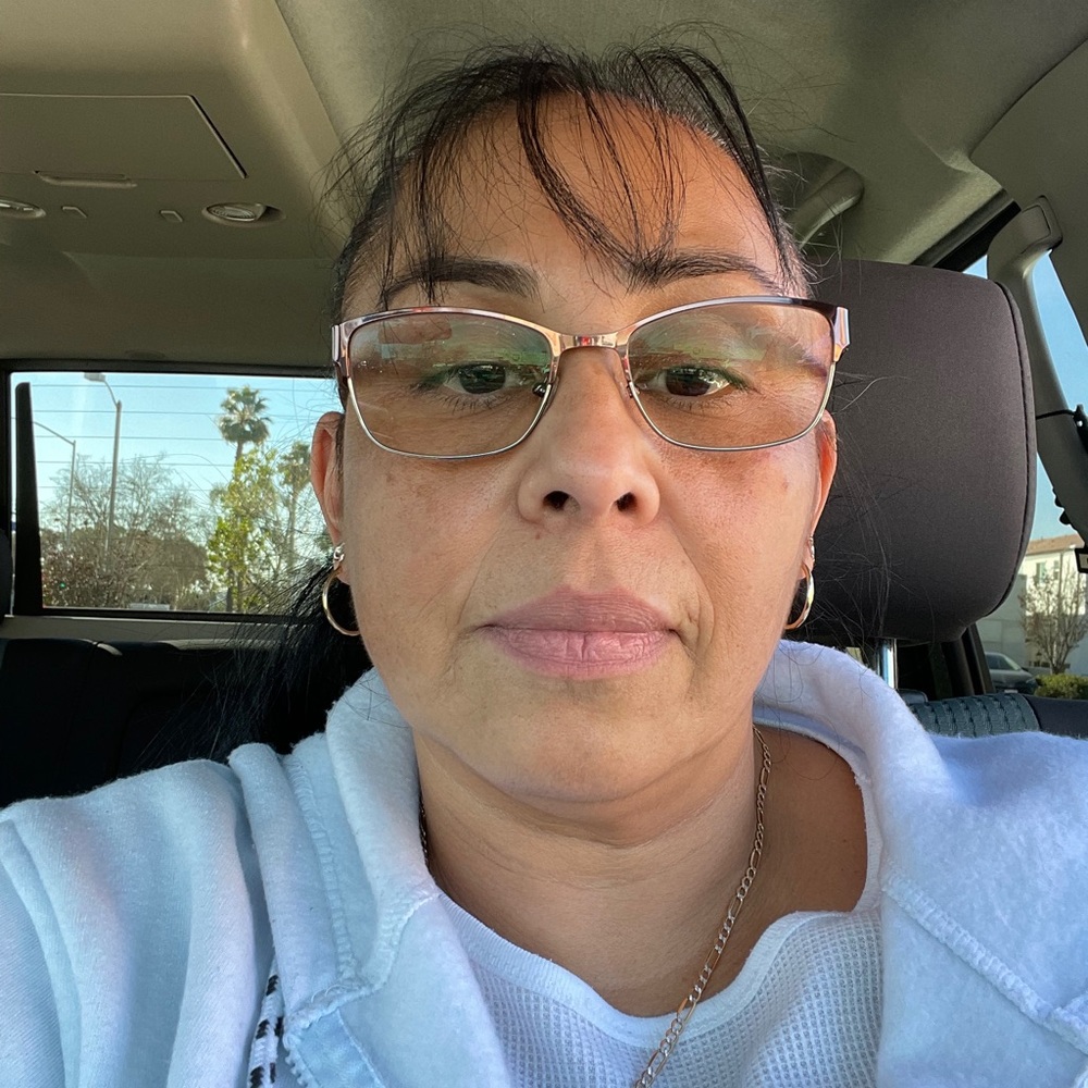 Meet your Posher, Alma